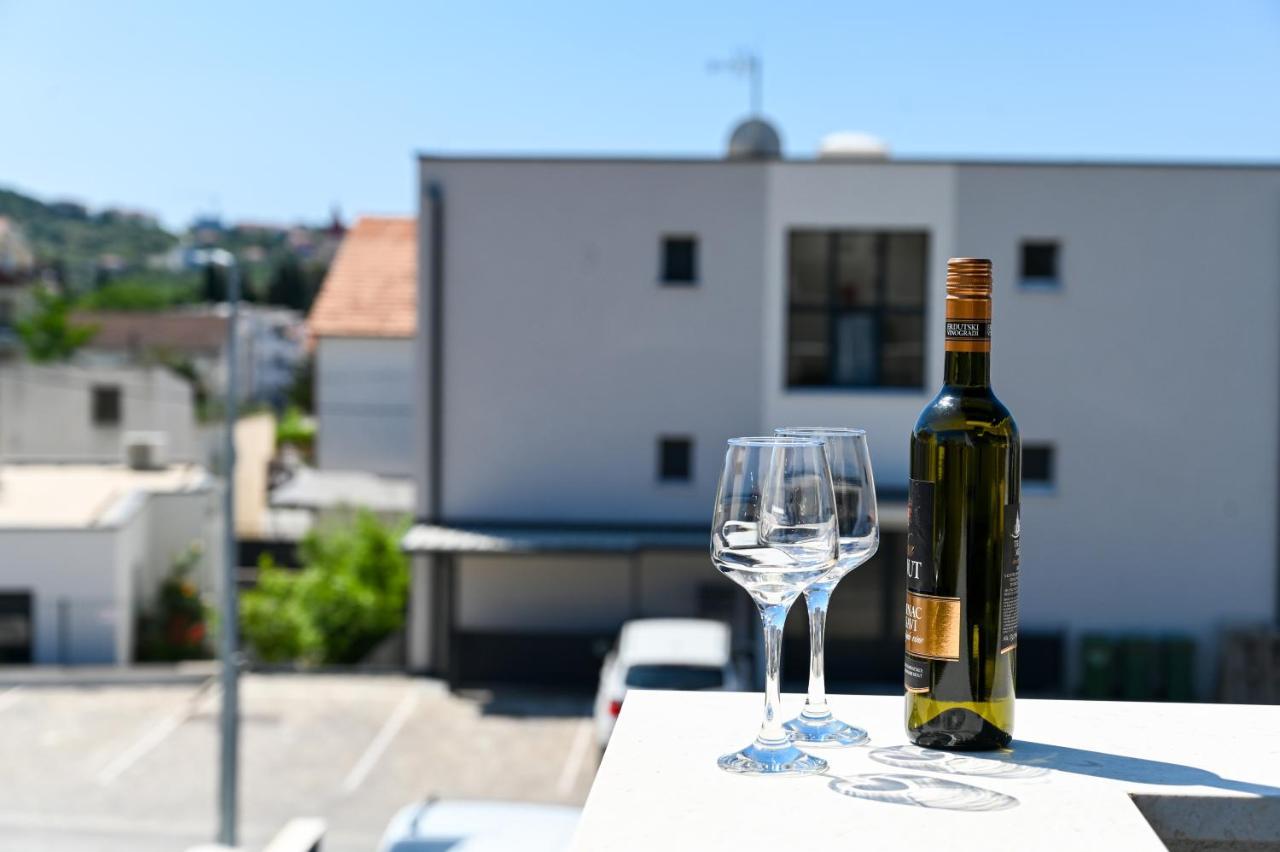 Apartment Laura, Free Parking, Balcony, 4 Ppl Trogir Exterior foto