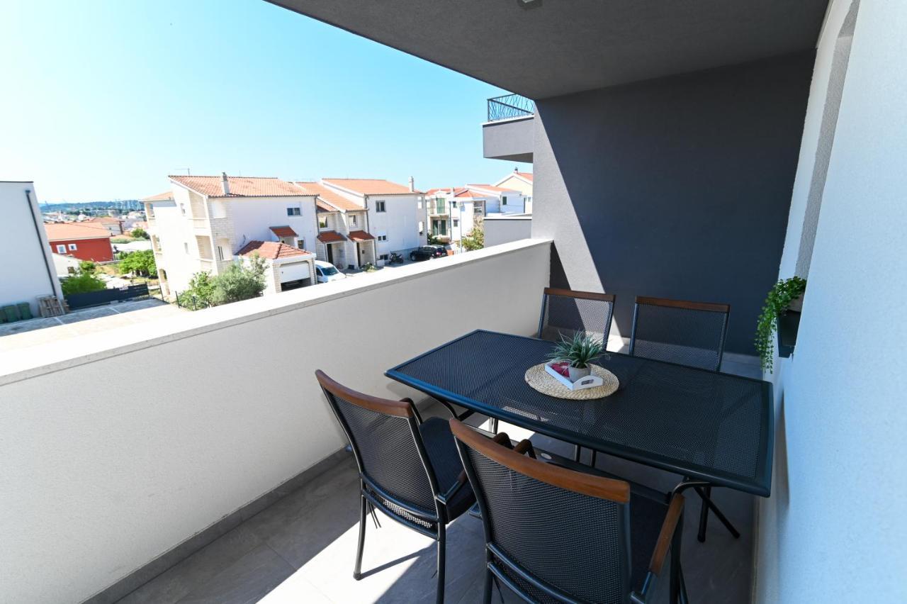 Apartment Laura, Free Parking, Balcony, 4 Ppl Trogir Exterior foto