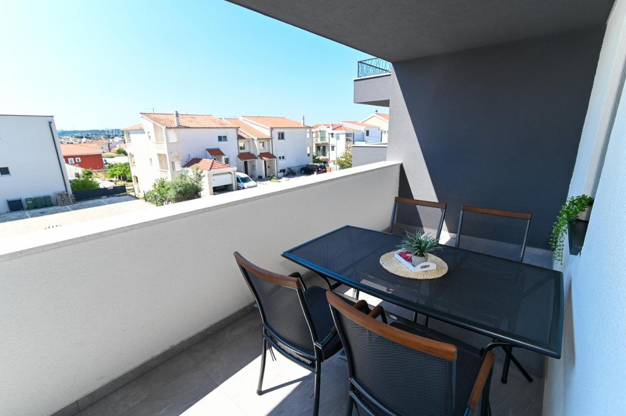 Apartment Laura, Free Parking, Balcony, 4 Ppl Trogir Exterior foto